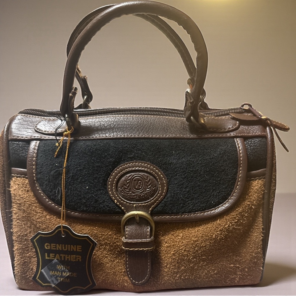 Elegant Leather Women's Travel Bag - Brown and Black VTG Estate​